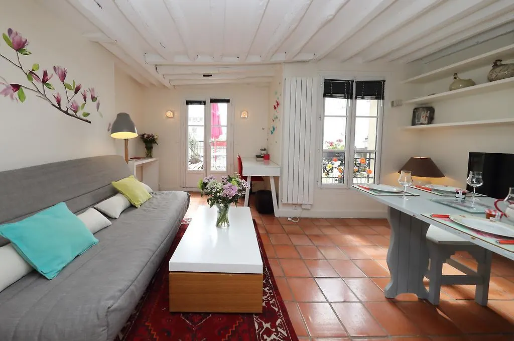 Moulin Rouge Backstage Apartment Paris